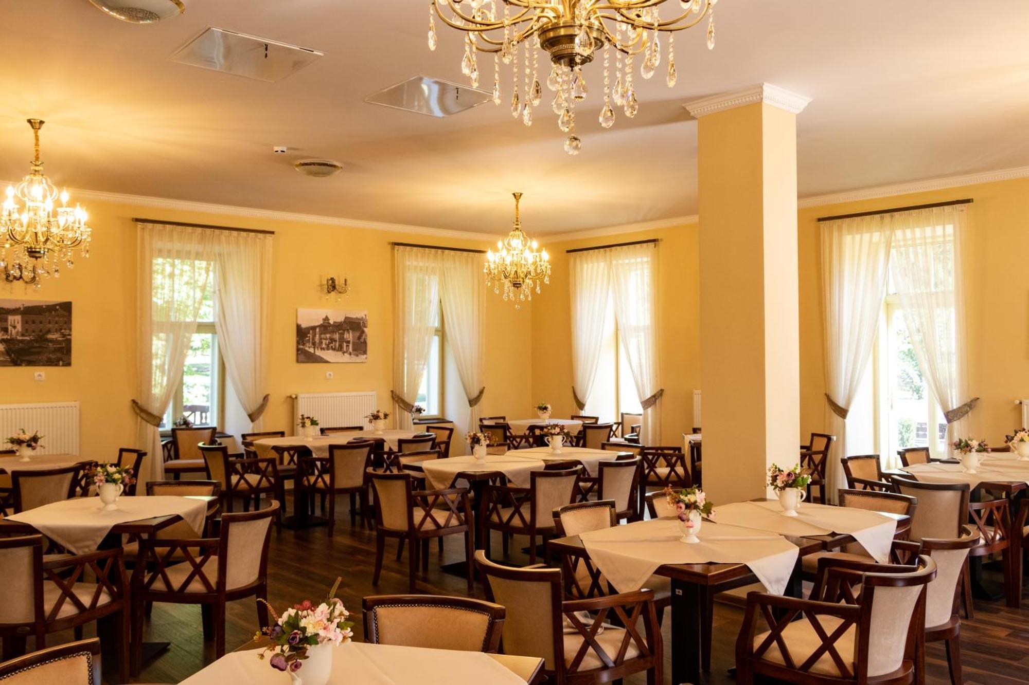 Melik Hotel Borsec Exterior photo