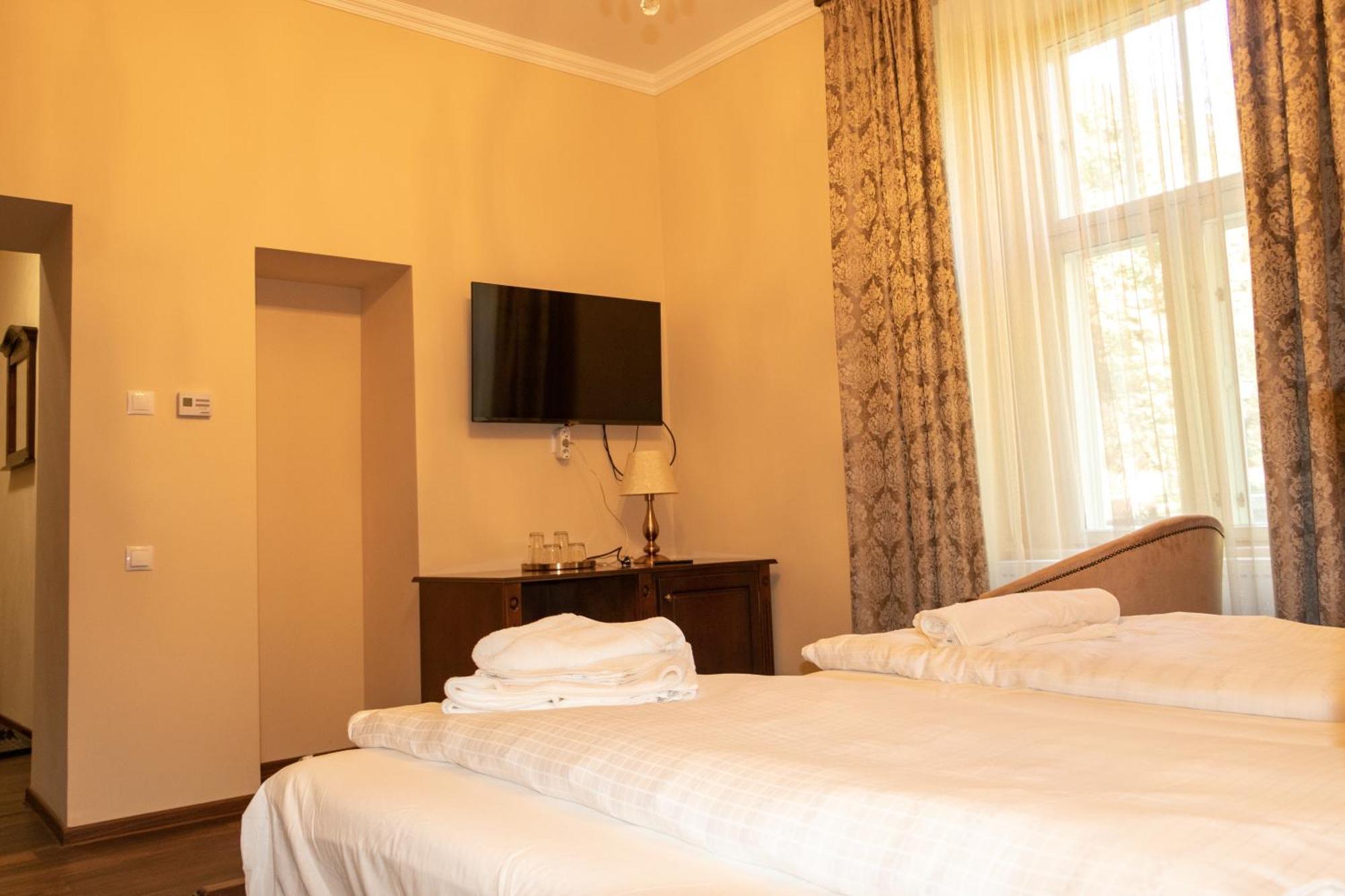 Melik Hotel Borsec Exterior photo