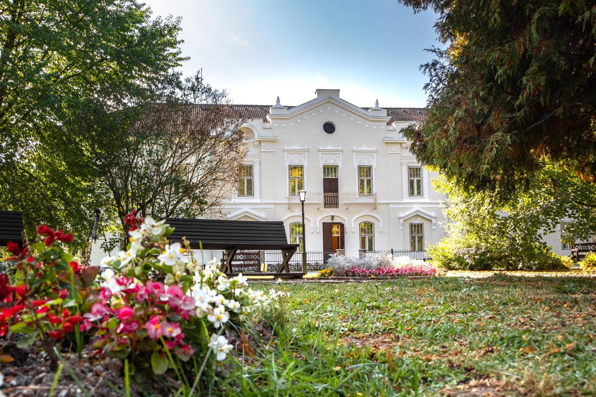 Melik Hotel Borsec Exterior photo